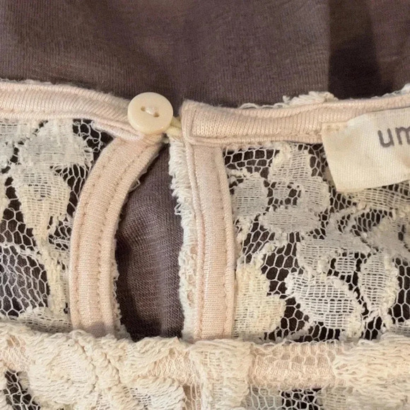 Umgee Womens Beige top with Ivory colored lace design on shoulders and sleeves. - Picture 6 of 11